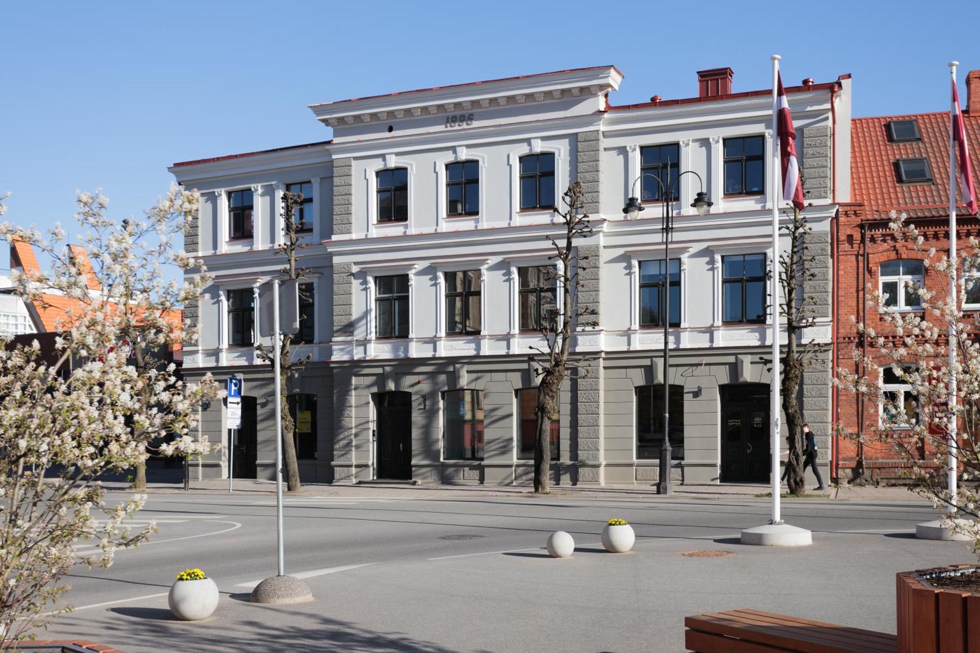 Centra Nams - Center Apartments Cesis Bagian luar foto